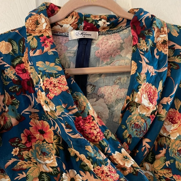 Mixinni Floral Wrap Dress Size M - Picture 4 of 10